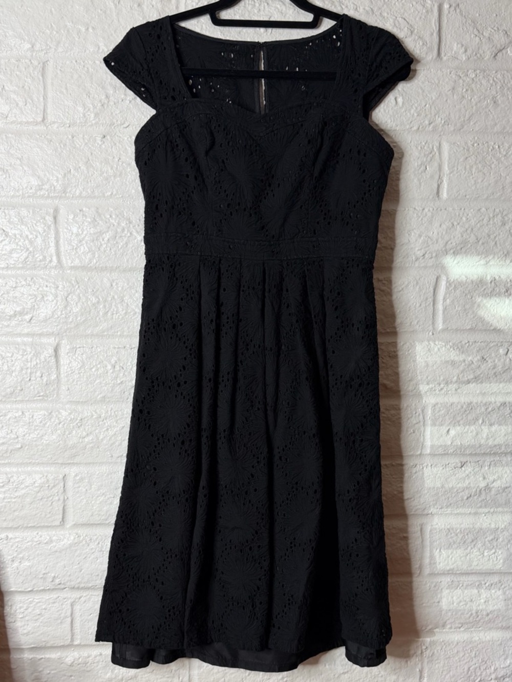 Black Saks 5th Avenue Eyelet MIDI Cap Sleeve Lined Dress Lace 100% Cotton